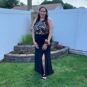 Meet your Posher, Adrianna